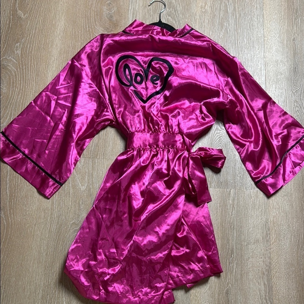 Satin Pink Robe with Heart Design - Picture 2 of 4